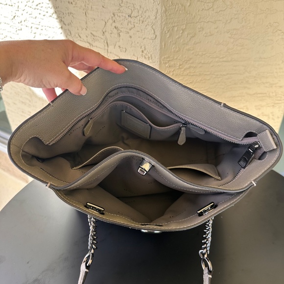 Coach, Turnlock Chain Tote/ Shoulder Bag - Picture 6 of 15